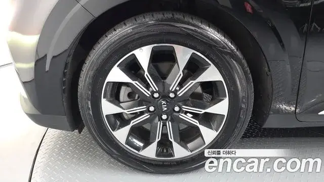 Kia Carnival 2021 — Фото 5/20