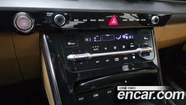 Kia Carnival 2021 — Фото 17/20
