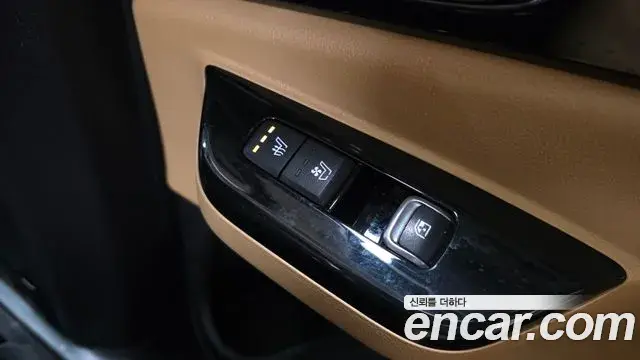 Kia Carnival 2021 — Фото 19/20