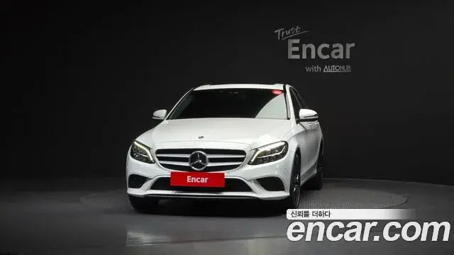 Mercedes-Benz C-Class 2020 — Photo 7/20