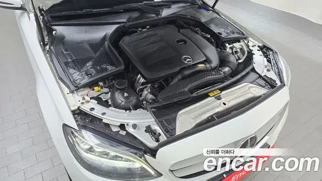Mercedes-Benz C-Class 2020 — Photo 14/20