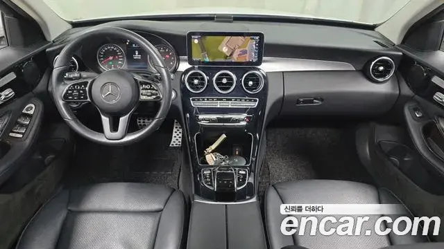 Mercedes-Benz C-Class 2020 — Photo 8/20