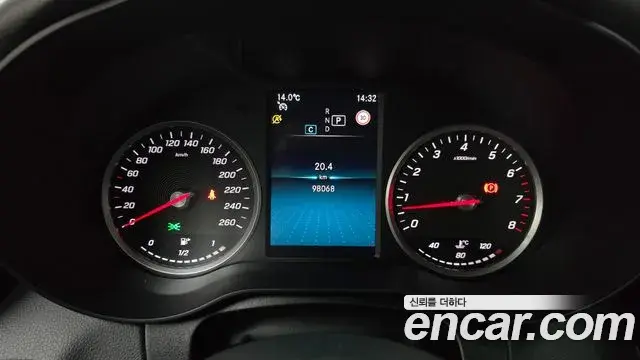 Mercedes-Benz C-Class 2020 — Photo 11/20