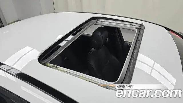 Mercedes-Benz C-Class 2020 — Photo 10/20