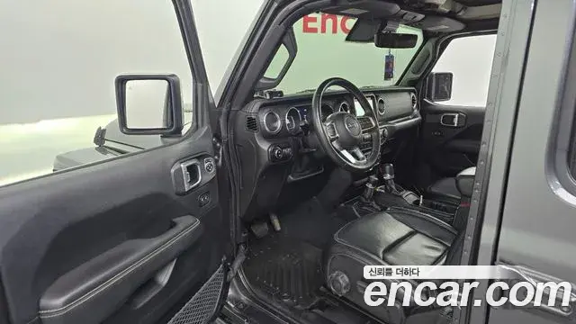 Jeep Wrangler 2019 — Фото 8/20