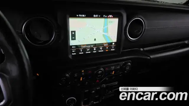 Jeep Wrangler 2019 — Фото 13/20