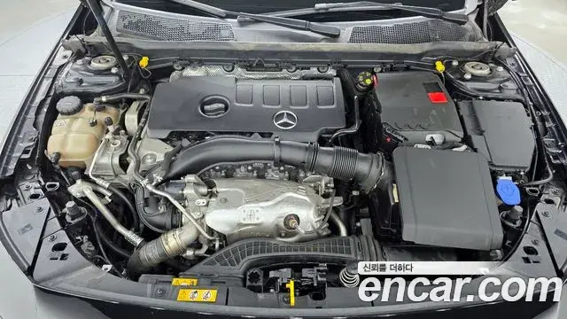 Mercedes-Benz A-Class 2020 — Şəkil 16/20
