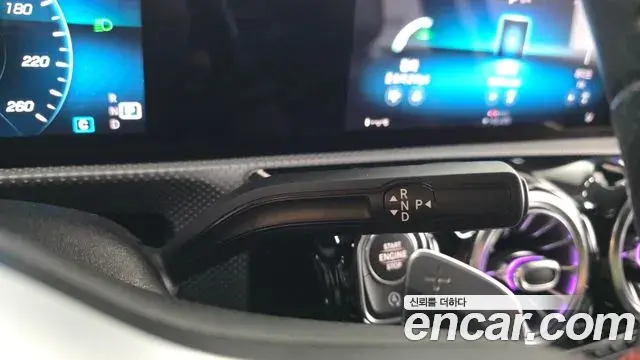 Mercedes-Benz A-Class 2020 — Şəkil 18/20