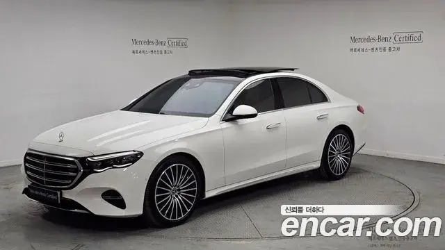 Mercedes-Benz E-Class 2024 — ფოტო 5/20