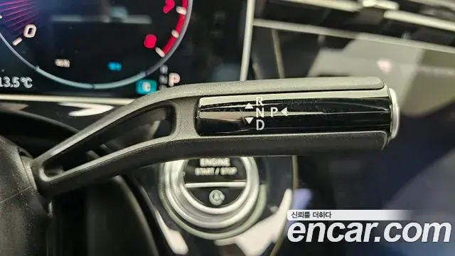 Mercedes-Benz E-Class 2024 — ფოტო 15/20