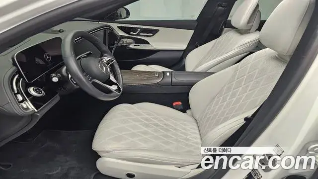 Mercedes-Benz E-Class 2024 — ფოტო 14/20