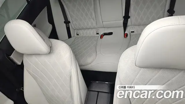 Mercedes-Benz E-Class 2024 — ფოტო 6/20