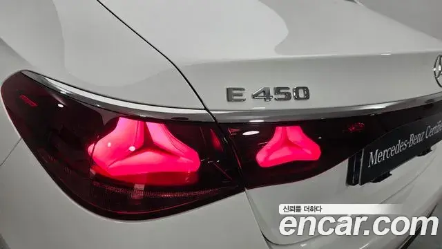 Mercedes-Benz E-Class 2024 — ფოტო 12/20