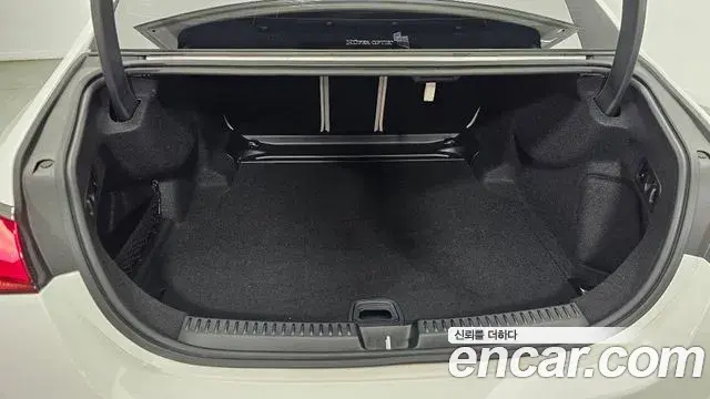 Mercedes-Benz E-Class 2024 — ფოტო 4/20