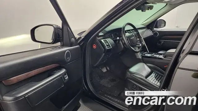 Land Rover Discovery 5 2019 — Şəkil 17/20