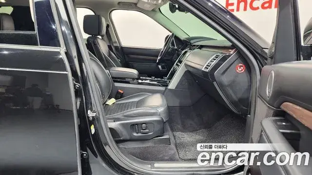 Land Rover Discovery 5 2019 — Şəkil 12/20