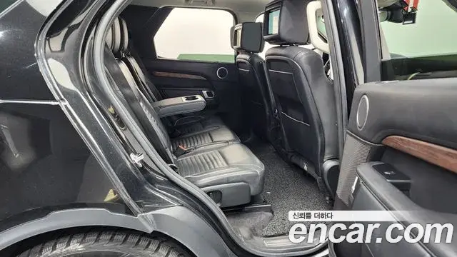 Land Rover Discovery 5 2019 — Şəkil 19/20