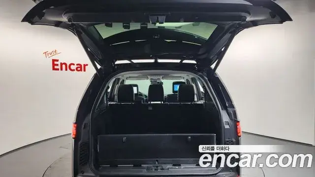 Land Rover Discovery 5 2019 — Şəkil 11/20