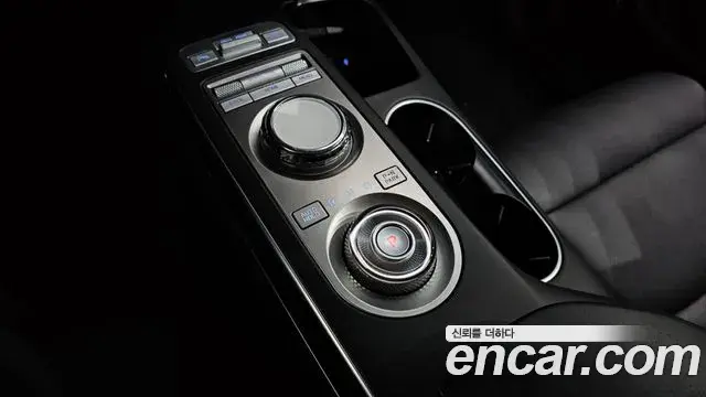 Genesis GV70 2022 — Фото 9/20