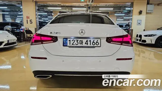 Mercedes-Benz A-Class 2021 — Şəkil 11/20