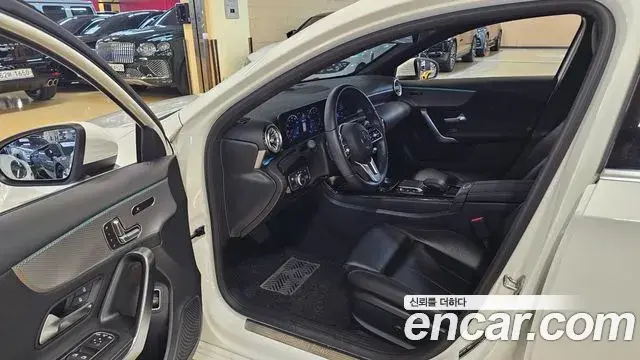 Mercedes-Benz A-Class 2021 — Şəkil 13/20