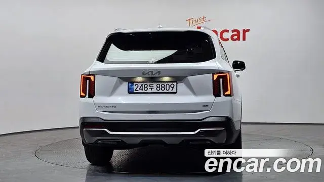 Kia Sorento 2023 — Фото 4/20
