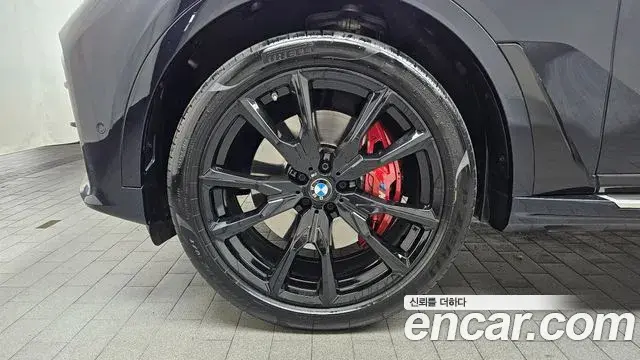 BMW X7 2022 — Photo 10/20