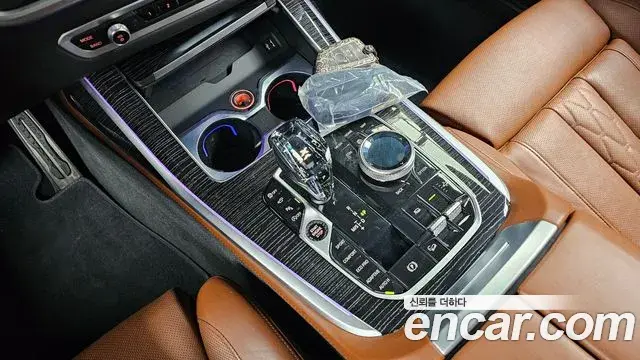 BMW X7 2022 — Photo 2/20
