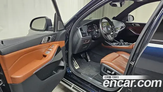 BMW X7 2022 — Photo 17/20