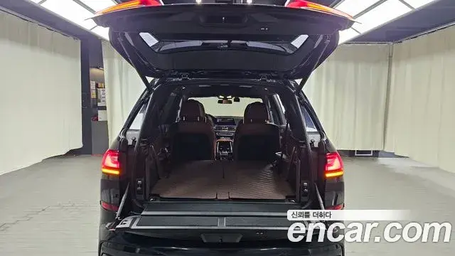 BMW X7 2022 — Photo 8/20