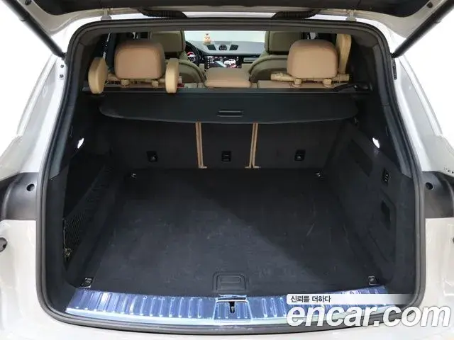 Porsche Cayenne 2023 — Photo 12/20