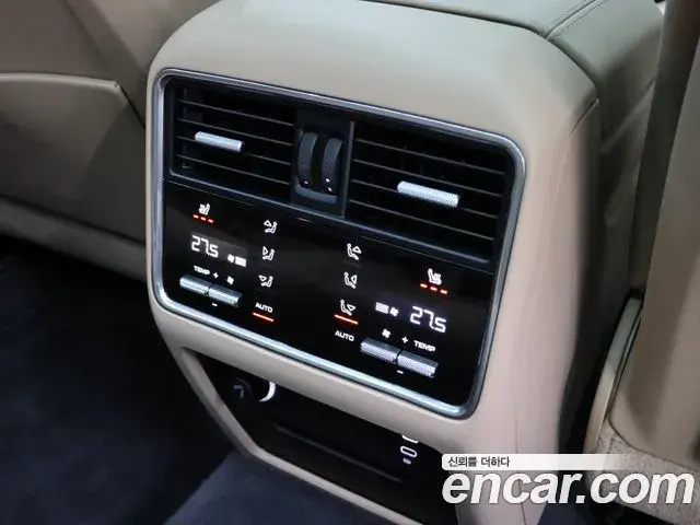 Porsche Cayenne 2023 — Photo 18/20