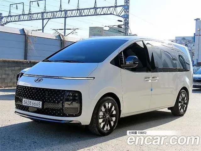 Hyundai Staria 2024 — Photo 7/20