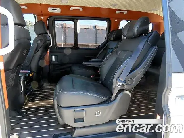 Hyundai Staria 2024 — Photo 16/20