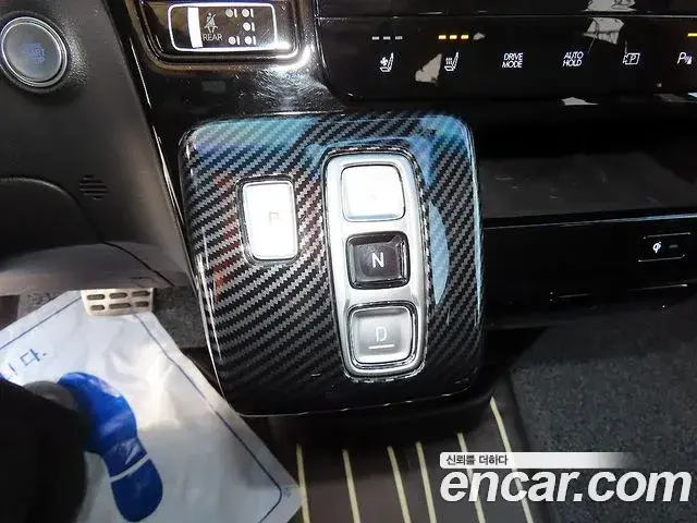 Hyundai Staria 2024 — Photo 14/20