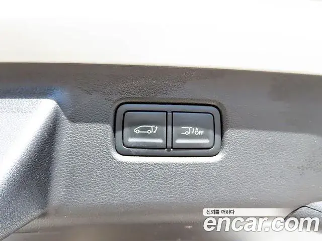 Hyundai Staria 2024 — Photo 12/20