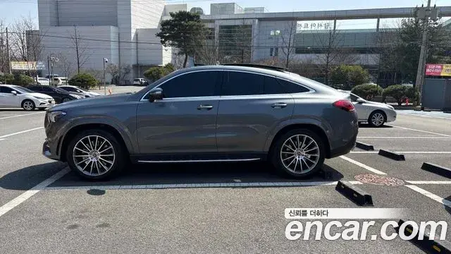 Mercedes-Benz GLE-Class 2023 — Фото 19/20