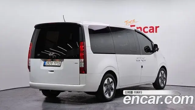 Hyundai Staria 2021 — ფოტო 14/20