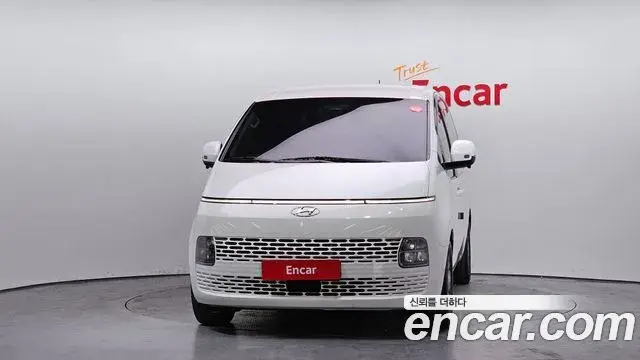Hyundai Staria 2021 — ფოტო 9/20