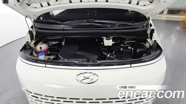 Hyundai Staria 2021 — ფოტო 10/20