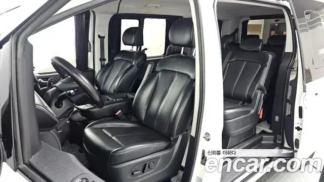 Hyundai Staria 2021 — ფოტო 15/20
