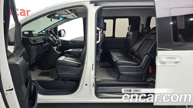Hyundai Staria 2021 — ფოტო 4/20