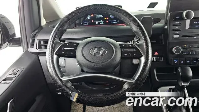 Hyundai Staria 2021 — ფოტო 19/20