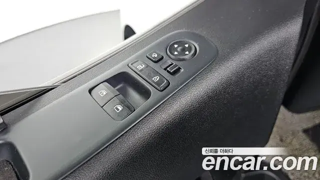Hyundai Staria 2021 — ფოტო 11/20