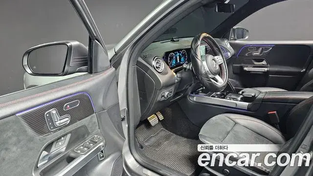Mercedes-Benz GLB-Class 2021 — Фото 12/20