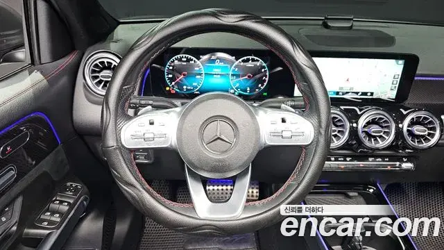 Mercedes-Benz GLB-Class 2021 — Фото 13/20