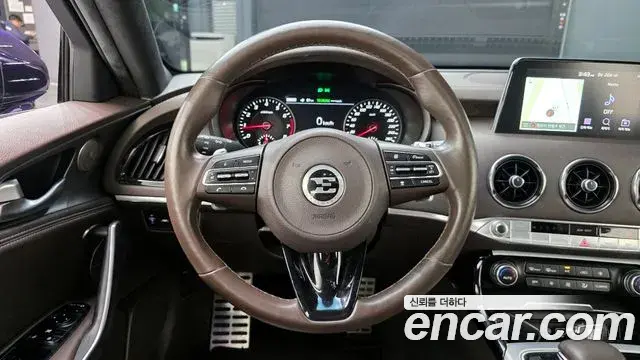 Kia Stinger 2020 — Фото 13/20