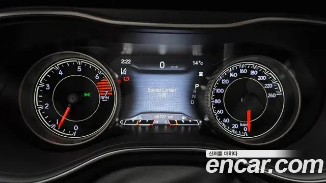 Jeep Cherokee 2020 — Photo 14/20