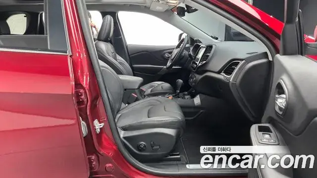Jeep Cherokee 2020 — Photo 18/20