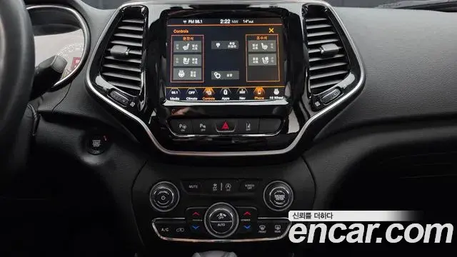 Jeep Cherokee 2020 — Photo 2/20